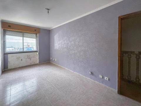 T2 à Venda em Benfica, Lisboa - Rua Atriz Maria Matos