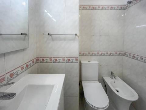 Apartamento T2 na Tapada das Mercês, Sintra Totalmente Remodelado e Perto da Estação