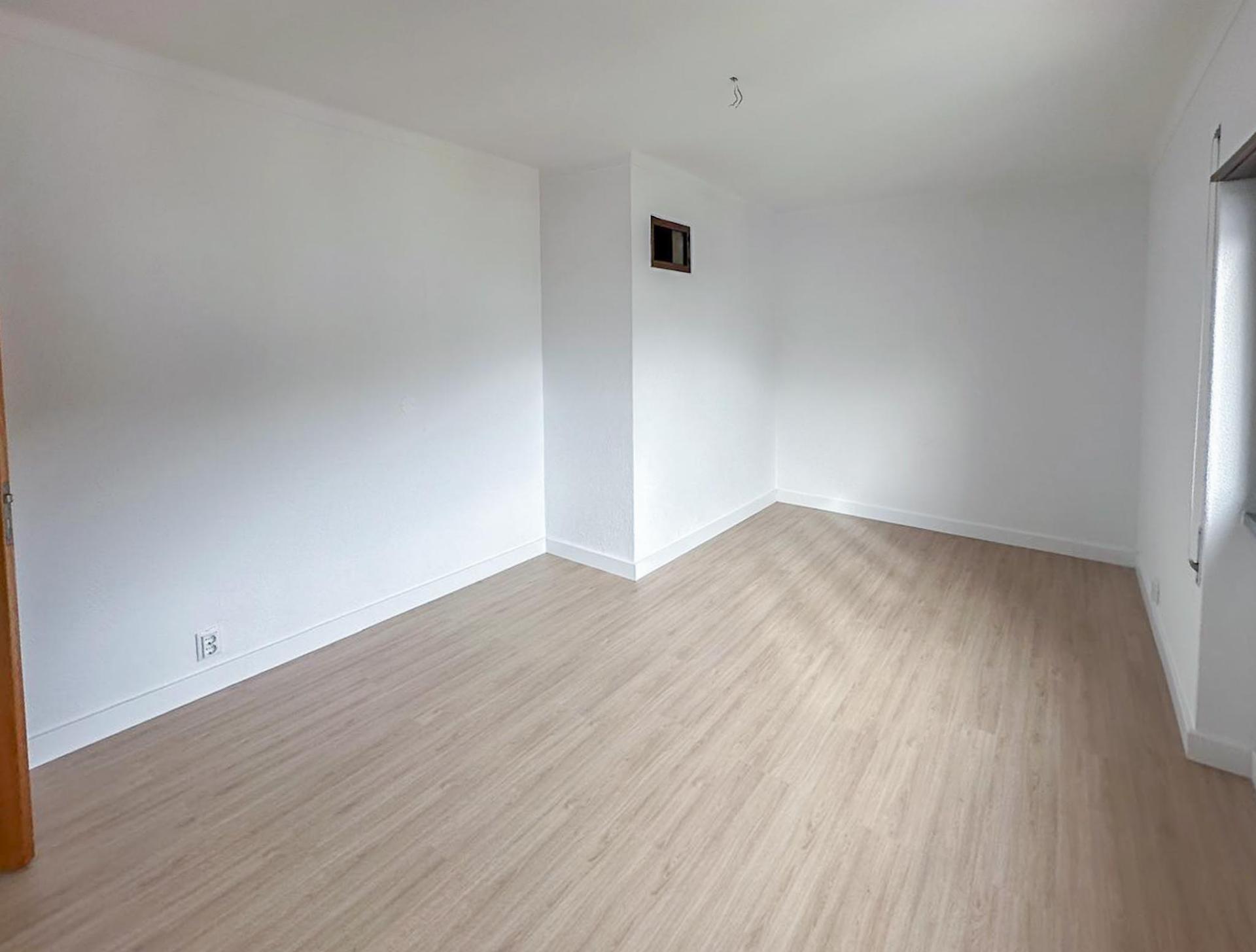 Apartamento T2 Totalmente Renovado em Santiago, Sesimbra