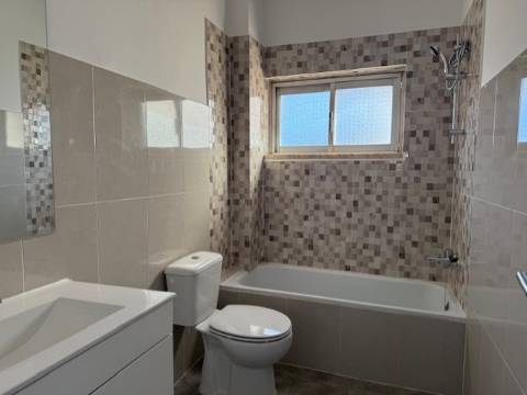 Apartamento T3 Remodelado no Centro de Setúbal - Pronto a Entrar