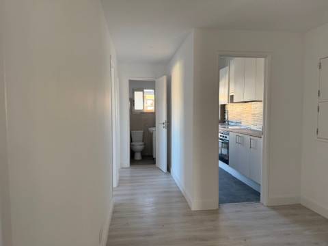 Apartamento T3 Remodelado no Centro de Setúbal - Pronto a Entrar