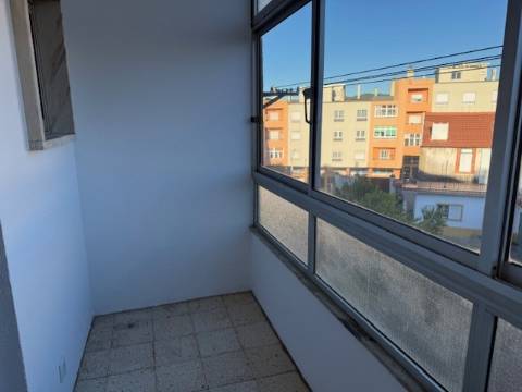Apartamento T3 Remodelado no Centro de Setúbal - Pronto a Entrar