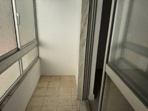Apartamento T3 Remodelado no Centro de Setúbal - Pronto a Entrar