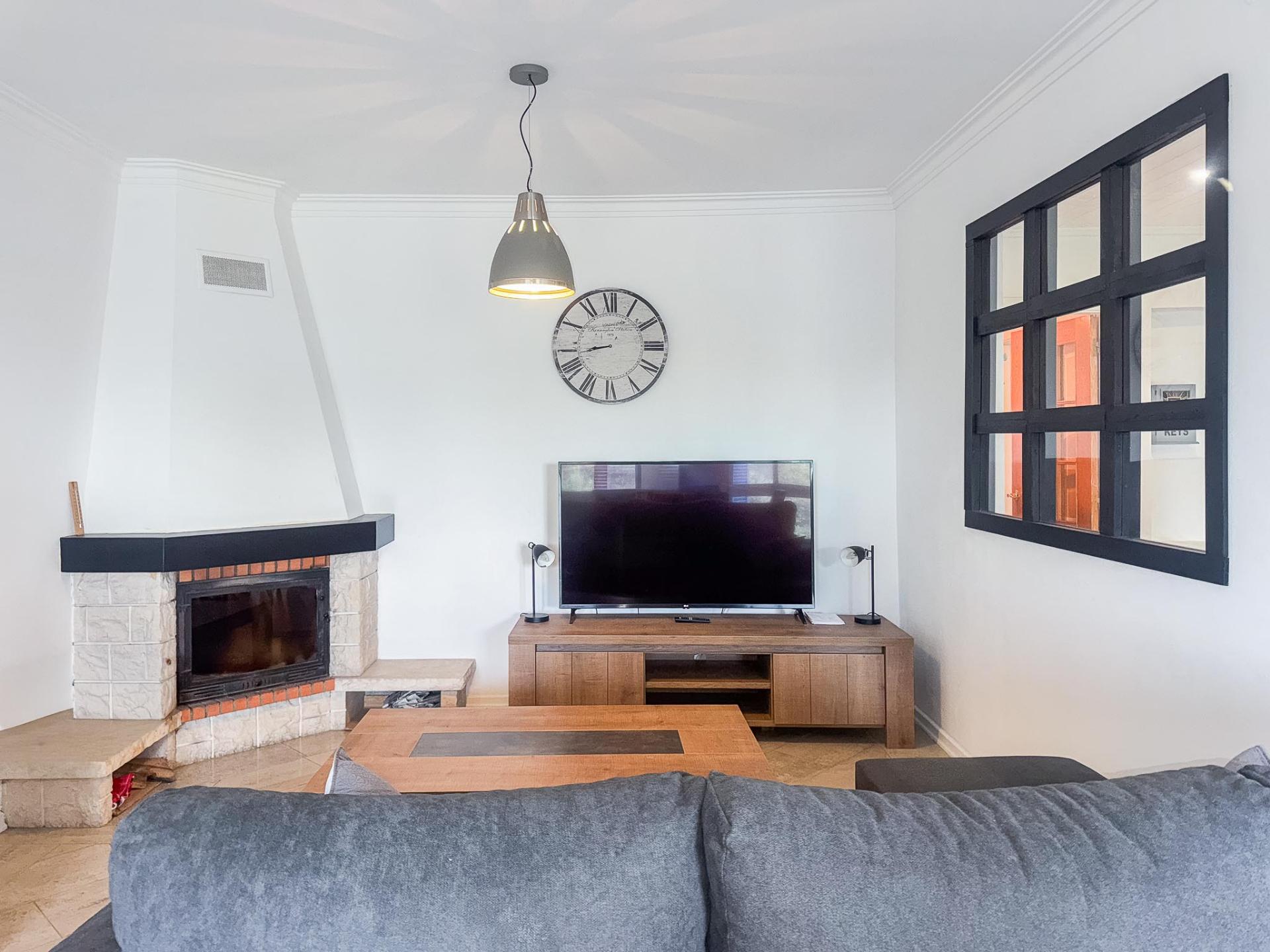 Arrenda-se | Apartamento T2 Mobilado com Varanda | Urbanização Portais da Arrábida - Quinta do Anjo (Palmela)