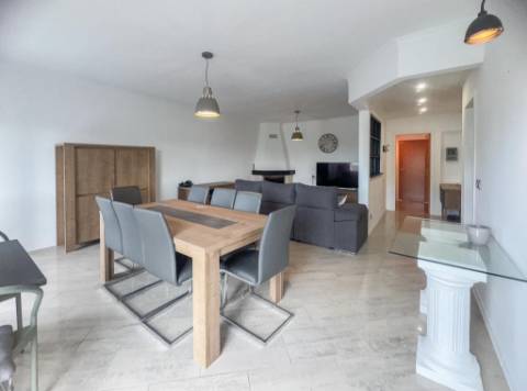 Arrenda-se | Apartamento T2 Mobilado com Varanda | Urbanização Portais da Arrábida - Quinta do Anjo (Palmela)