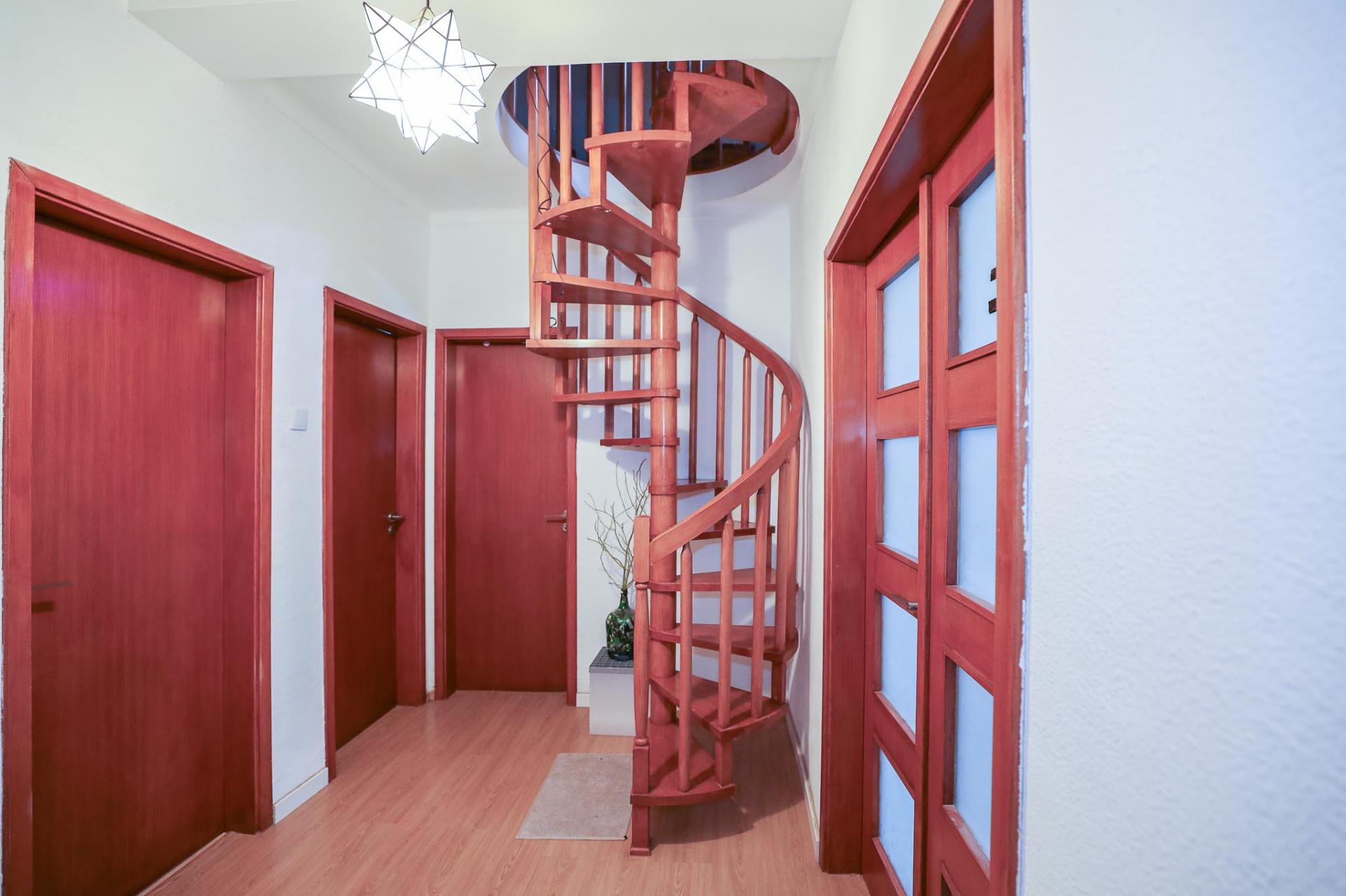 Moradia Térrea T2+1, em Vale Figueira, Almada, inserida num lote de terreno 683 m²