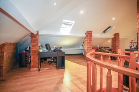 Moradia Térrea T2+1, em Vale Figueira, Almada, inserida num lote de terreno 683 m²