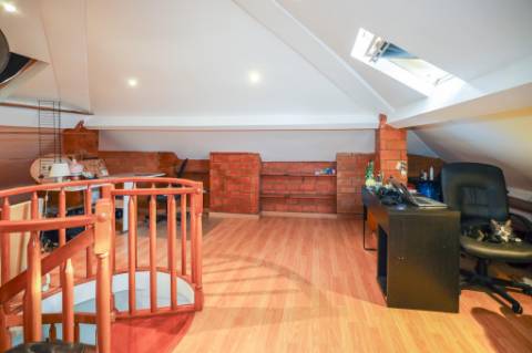 Moradia Térrea T2+1, em Vale Figueira, Almada, inserida num lote de terreno 683 m²