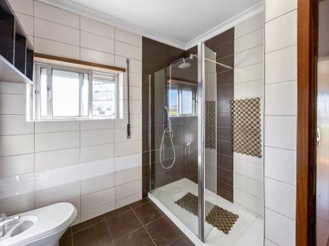 Apartamento T2 com Varanda no Pendão, Queluz | Perto da Estação de Queluz