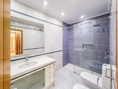 Apartamento T3 com Varanda nas Colinas do Cruzeiro, Odivelas