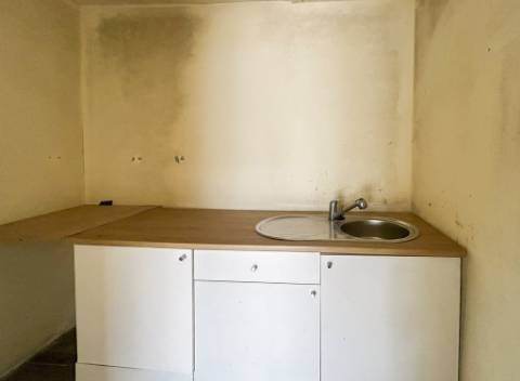 Moradia T3+1 à venda na Lagoa de Albufeira, Sesimbra, com licença de habitação e lote de 302 m²