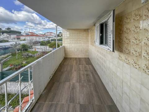 Moradia T3+1 à venda na Lagoa de Albufeira, Sesimbra, com licença de habitação e lote de 302 m²