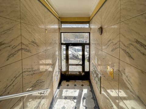 Apartamento T2 à venda em Santo António dos Cavaleiros