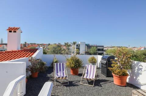 Moradia T2+2 com Piscina à Venda em Vale de Figueira, Sobreda, Almada