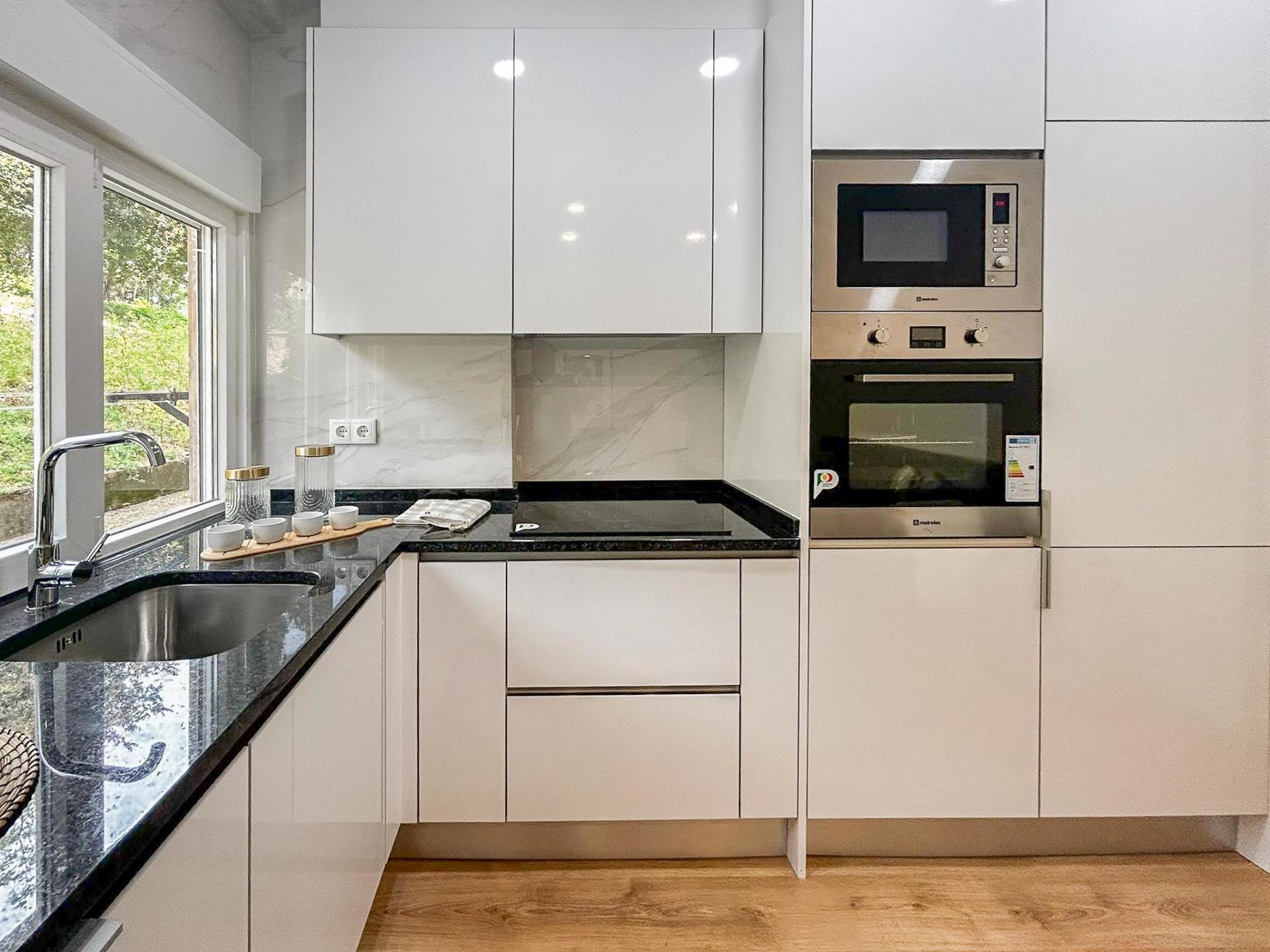 Apartamento T2 à Venda na Rua Dr. João de Barros, Benfica