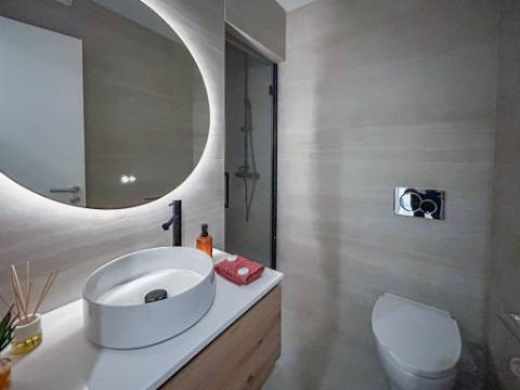 Apartamento T2 à Venda na Rua Dr. João de Barros, Benfica