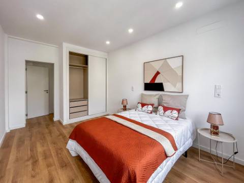 Apartamento T3 com Remodelação Total à Venda na Avenida do Uruguai, Benfica
