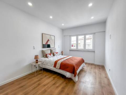 Apartamento T3 com Remodelação Total à Venda na Avenida do Uruguai, Benfica
