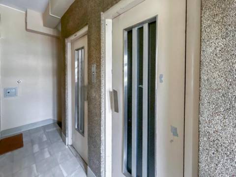 Apartamento T3 com Remodelação Total à Venda na Avenida do Uruguai, Benfica