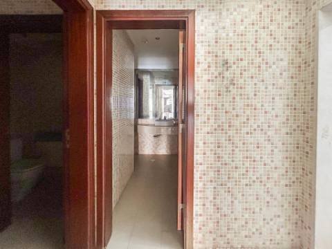 Espaço comercial com montra e licença de utilização para indústria panificadora no Barreiro