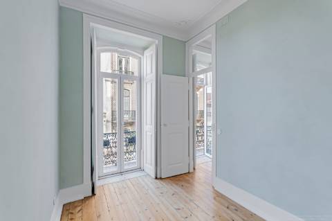 Para Venda | Apartamento T3+1 | Santa Maria Maior, Lisboa