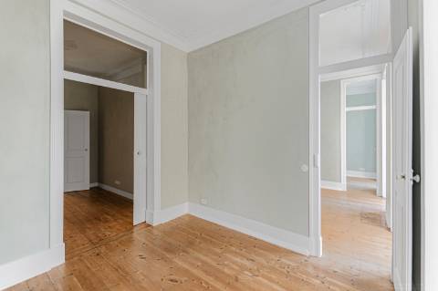 Para Venda | Apartamento T3+1 | Santa Maria Maior, Lisboa