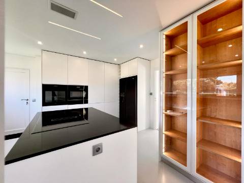 Para Venda | Moradia T5 | Areia, Cascais