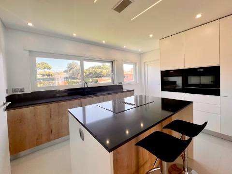 Para Venda | Moradia T5 | Areia, Cascais