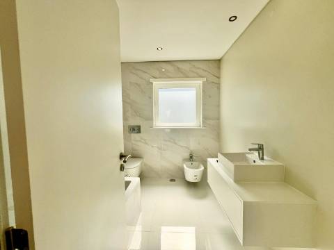 Para Venda | Moradia T5 | Areia, Cascais