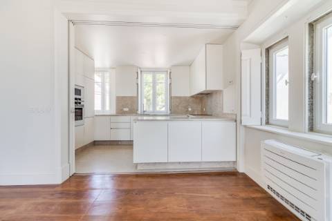 Para Venda | Apartamento T4 | Estoril