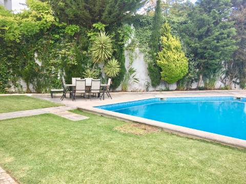 Para arrendar | Moradia T5 | Estoril