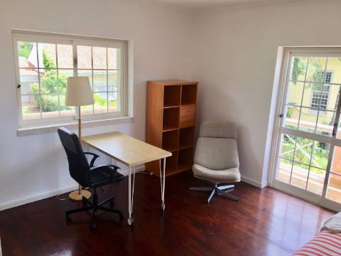 Para arrendar | Moradia T5 | Estoril