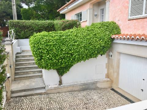 Para arrendar | Moradia T5 | Estoril