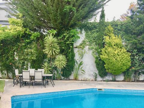 Para arrendar | Moradia T5 | Estoril