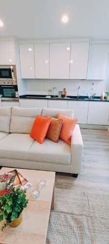 T2 Totalmente remodelado com materiais de muito bom gosto e cozinha equipada