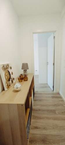 T2 Totalmente remodelado com materiais de muito bom gosto e cozinha equipada