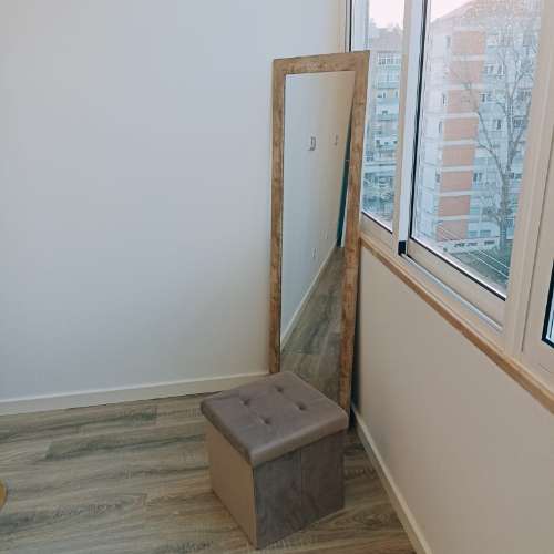 T2 Totalmente remodelado com materiais de muito bom gosto e cozinha equipada