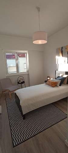 T2 Totalmente remodelado com materiais de muito bom gosto e cozinha equipada