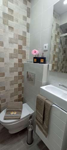 T2 Totalmente remodelado com materiais de muito bom gosto e cozinha equipada