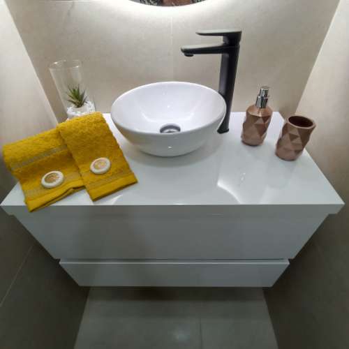 MUITO PERTO DA GRAÇA E EM FRENTE À LINHA DO ELECTRICO 28, FICA ESTE T2 NUM 2º ANDAR PARA INVESTIMENTO OU CASA PRÓPRIA