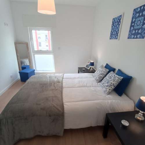 EXCELENTE T4/3 LOCALIZADO EM BENFICA A 600 METROS DA AVENIDA DE URUGUAI, TOTALMENTE REMODELADO, EQUIPADO E MOBILADO