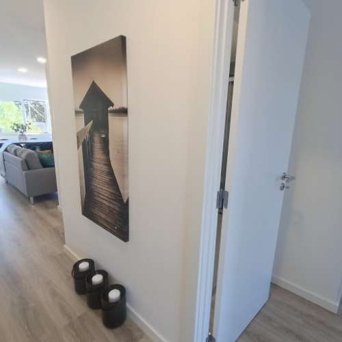 Distando a escassos metros do Mercado de Benfica, T2 totalmente remodelado com cozinha totalmente equipada