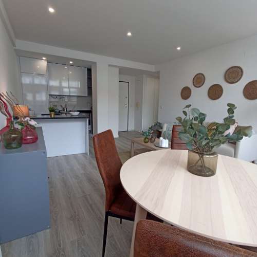 A ESCASSOS MINUTOS DO CENTRO COMERCIAL COLOMBO, T1 TOTALMENTE REMODELADO E EQUIPADO E COM ESTACIONAMENTO COBERTO