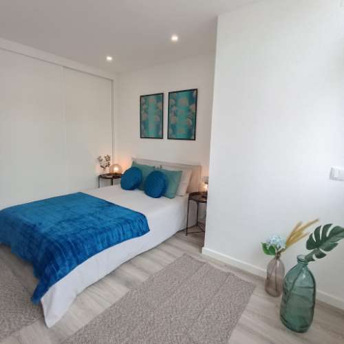 A ESCASSOS MINUTOS DO CENTRO COMERCIAL COLOMBO, T1 TOTALMENTE REMODELADO E EQUIPADO E COM ESTACIONAMENTO COBERTO