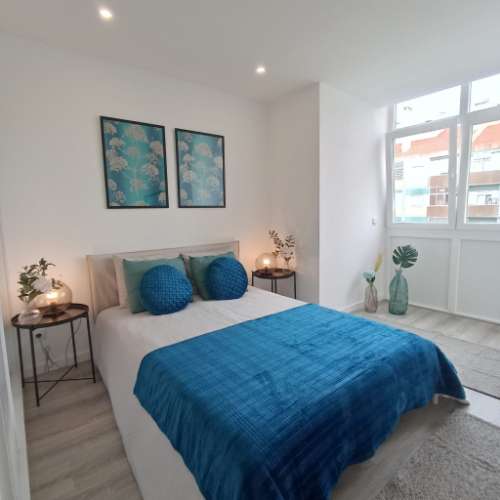 A ESCASSOS MINUTOS DO CENTRO COMERCIAL COLOMBO, T1 TOTALMENTE REMODELADO E EQUIPADO E COM ESTACIONAMENTO COBERTO