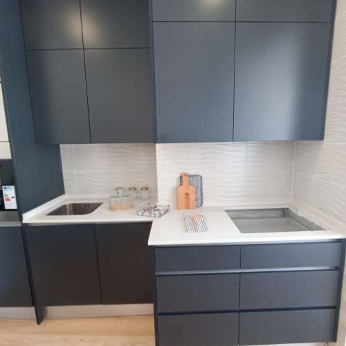 Em pleno Centro Histórico da Capital, fica este T2 em edifício com 2 frentes e em excelente estado de conservação