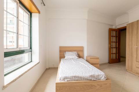 T3 PARA ARRENDAMENTO EM QUARTOS SITUADO A 2 MINUTOS APÉ DA ESTAÇÃO DE COMBOIO DE ALHOS VEDROS E A 30 MINUTO DE LISBOA