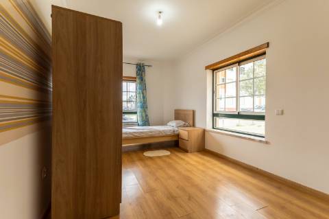 T3 PARA ARRENDAMENTO EM QUARTOS SITUADO A 2 MINUTOS APÉ DA ESTAÇÃO DE COMBOIO DE ALHOS VEDROS E A 30 MINUTO DE LISBOA