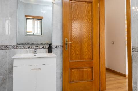 T3 PARA ARRENDAMENTO EM QUARTOS SITUADO A 2 MINUTOS APÉ DA ESTAÇÃO DE COMBOIO DE ALHOS VEDROS E A 30 MINUTO DE LISBOA