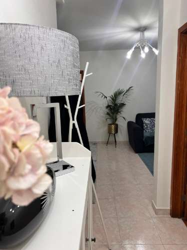 Apartamento T2 no seu estado geral bem conservado situado a 3 minutos a pé da Estação de Comboio das Mercês